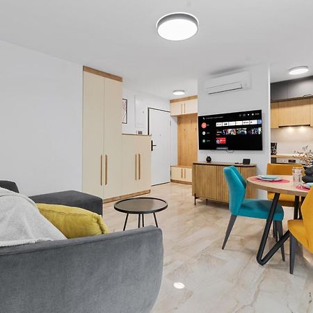 Apartament Opera Residence - Cismigiu, Eroilor, Free Private Parking Bucarest Esterno foto