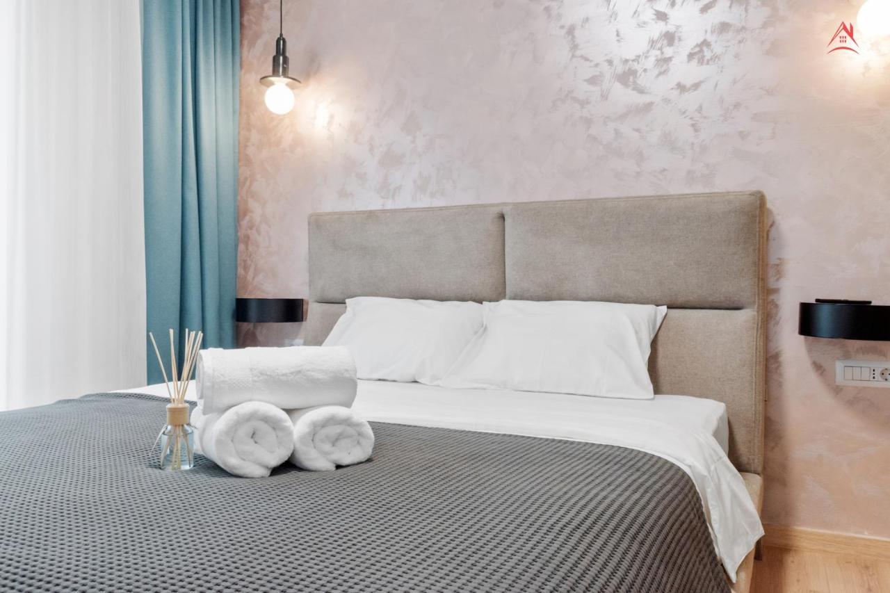 Apartament Opera Residence - Cismigiu, Eroilor, Free Private Parking Bucarest Esterno foto