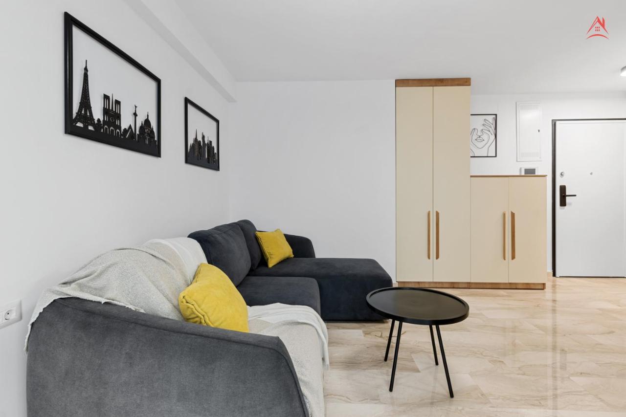 Apartament Opera Residence - Cismigiu, Eroilor, Free Private Parking Bucarest Esterno foto