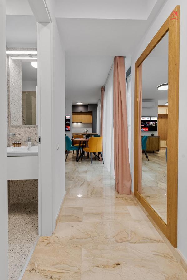 Apartament Opera Residence - Cismigiu, Eroilor, Free Private Parking Bucarest Esterno foto