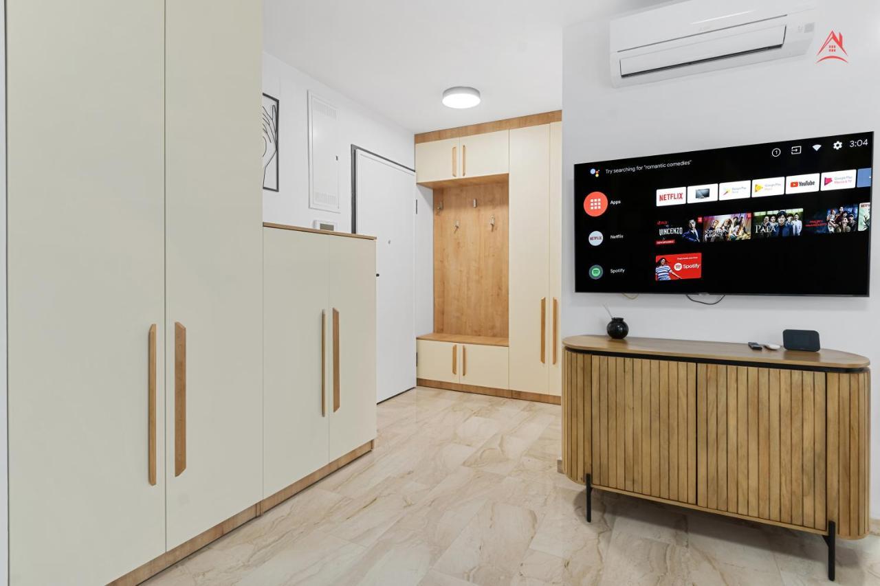 Apartament Opera Residence - Cismigiu, Eroilor, Free Private Parking Bucarest Esterno foto